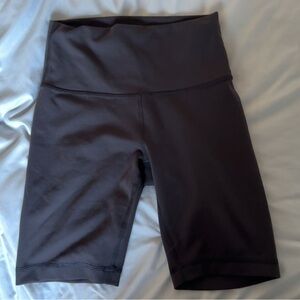 Black Lululemon Align High-Rise Short 6"